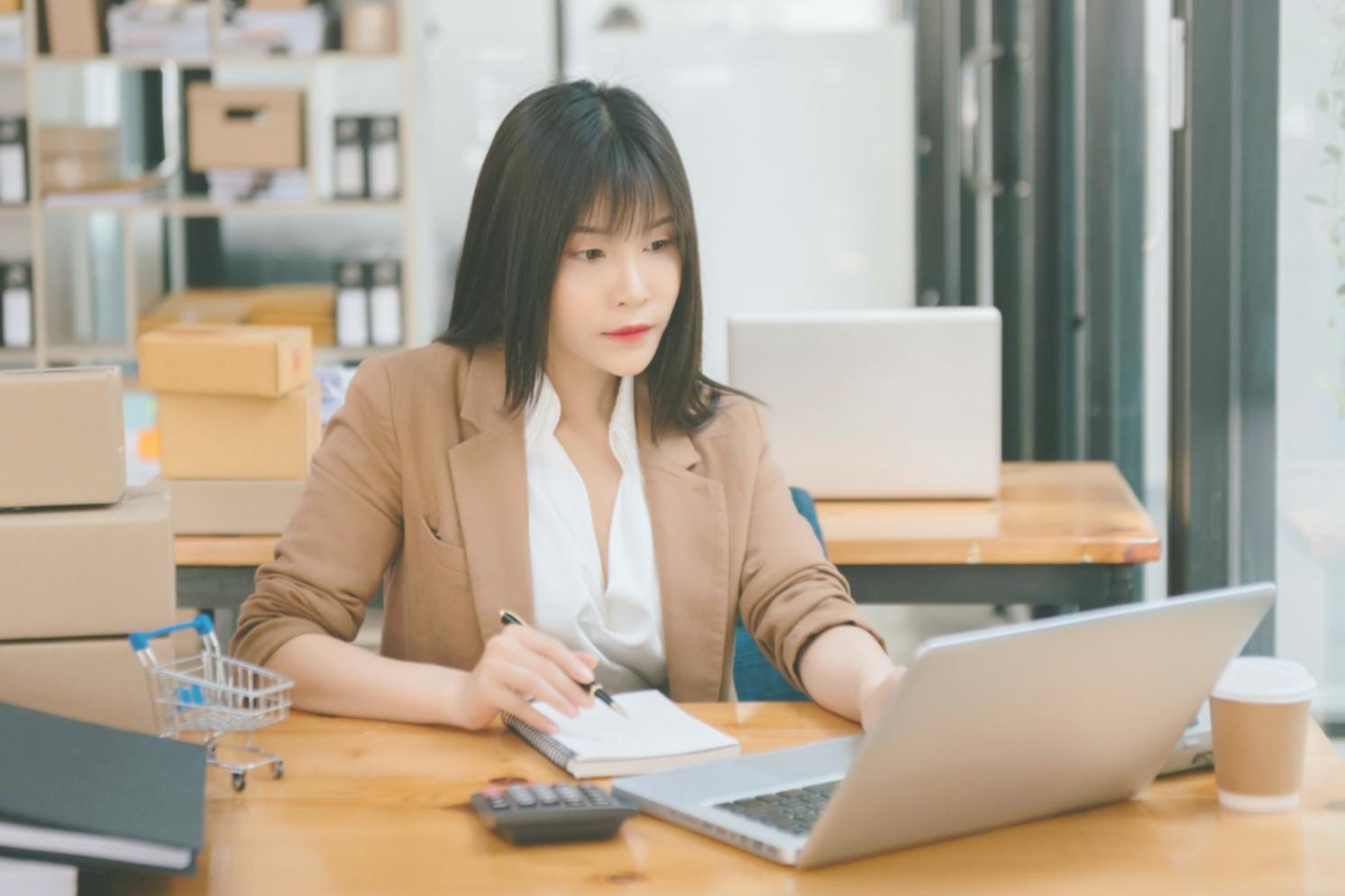 Financial risk monitoring dashboard